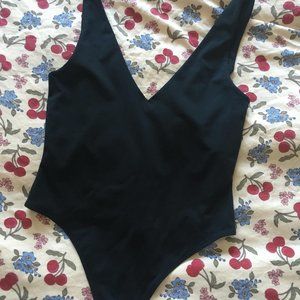 Babaton contour bodysuit v-neck in black
